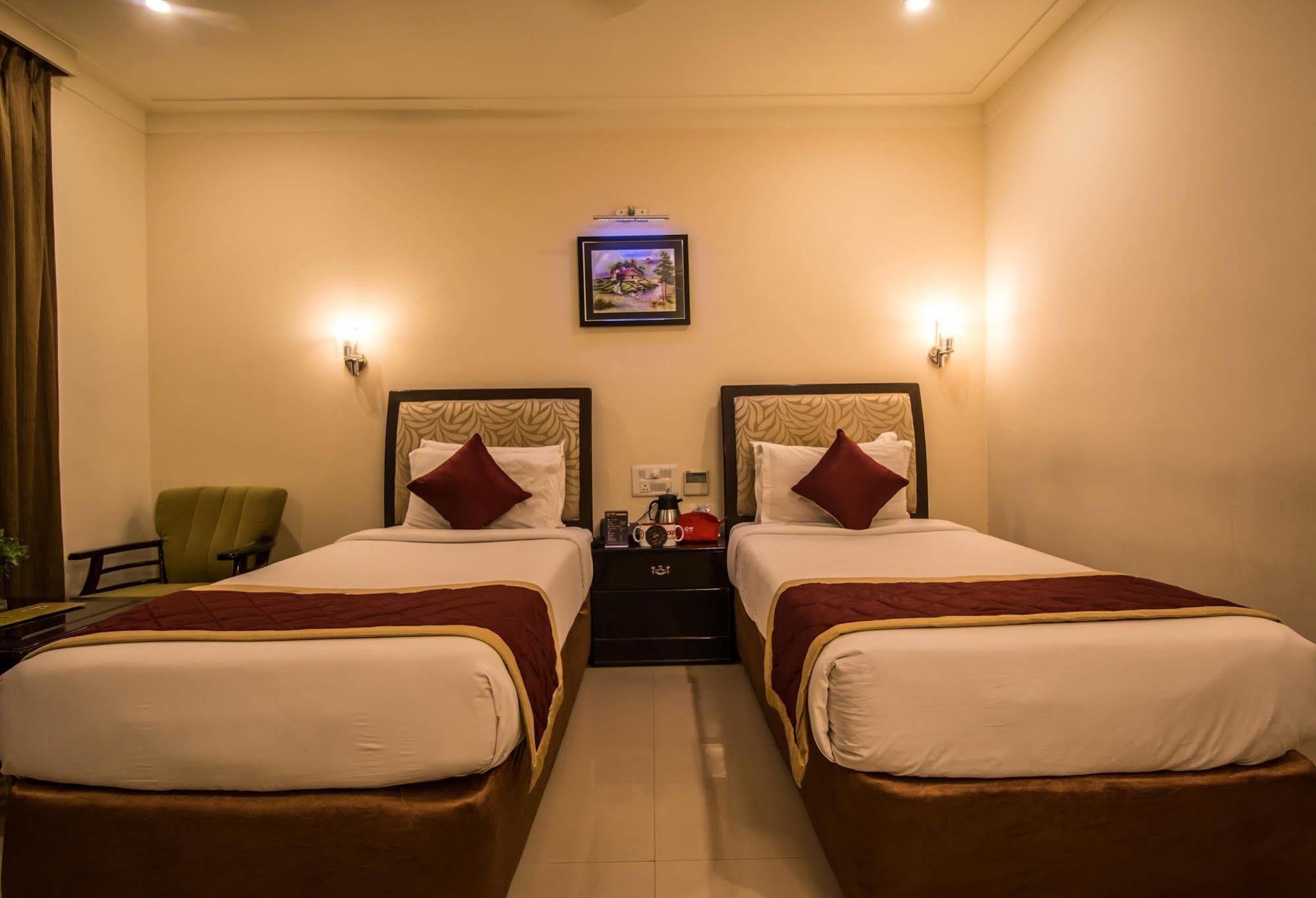 فيساخاباتنام Hotel Budhil Park المظهر الخارجي الصورة