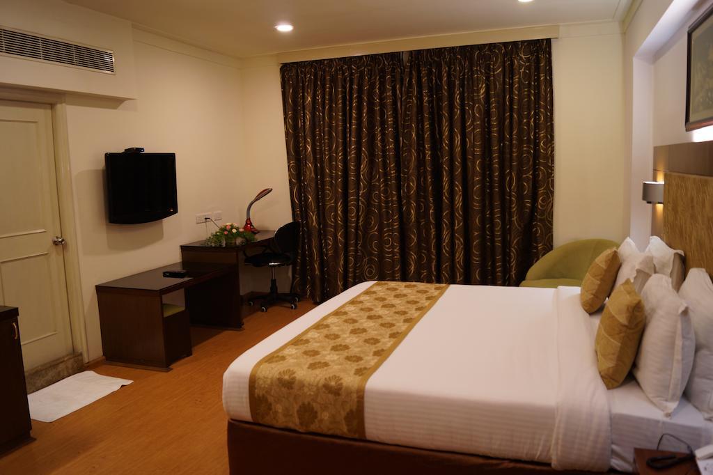 فيساخاباتنام Hotel Budhil Park المظهر الخارجي الصورة