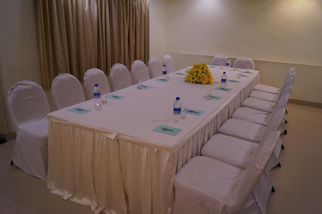 فيساخاباتنام Hotel Budhil Park المظهر الخارجي الصورة