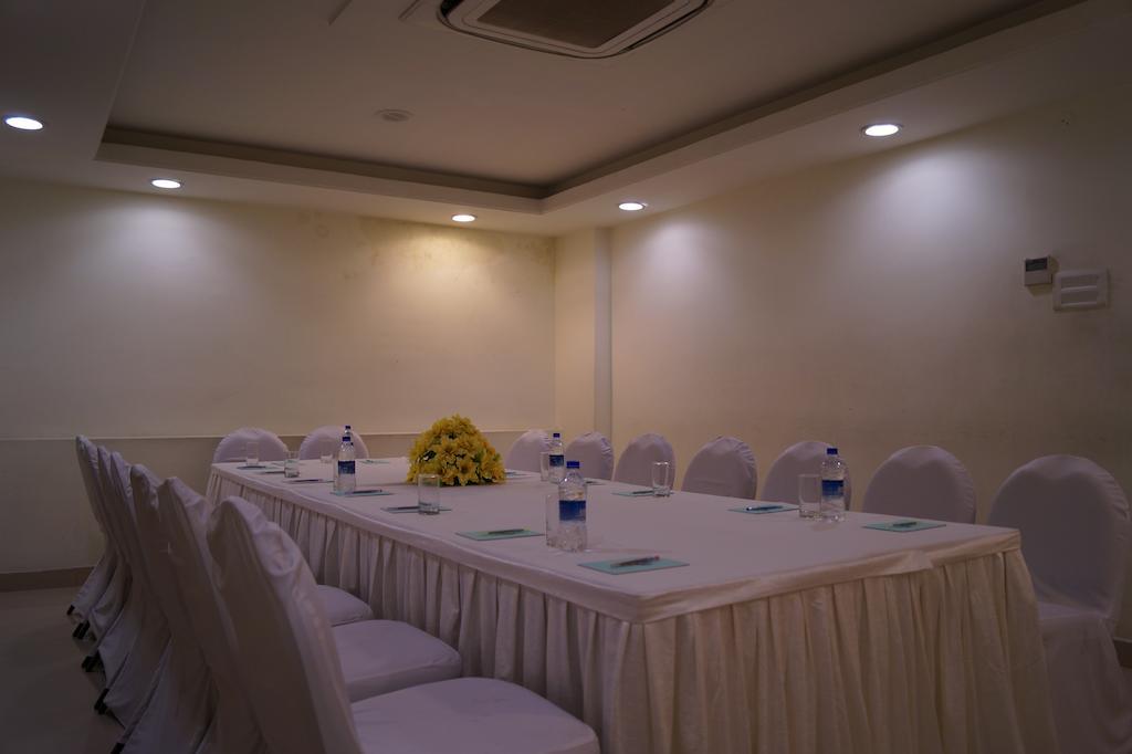فيساخاباتنام Hotel Budhil Park المظهر الخارجي الصورة