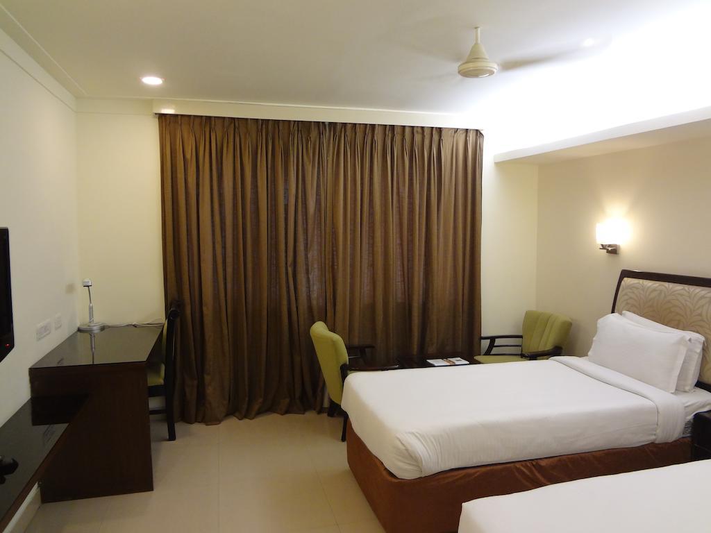 فيساخاباتنام Hotel Budhil Park المظهر الخارجي الصورة