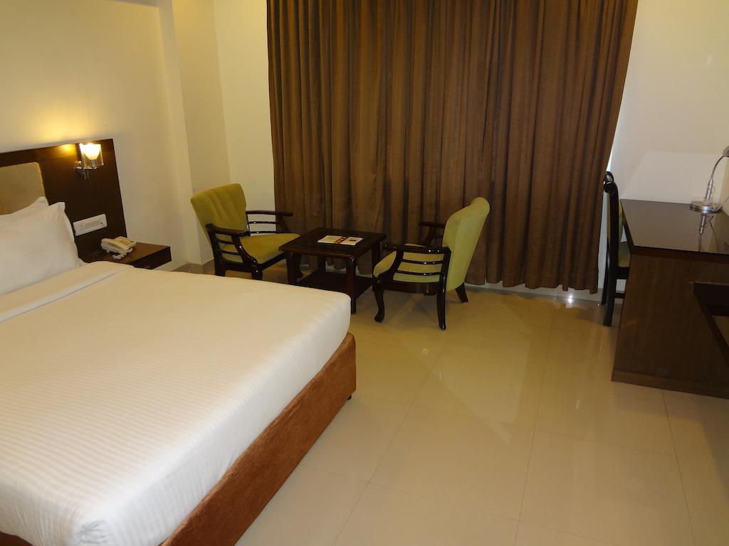 فيساخاباتنام Hotel Budhil Park المظهر الخارجي الصورة
