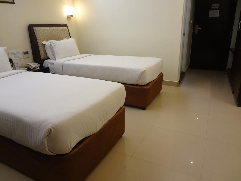 فيساخاباتنام Hotel Budhil Park المظهر الخارجي الصورة