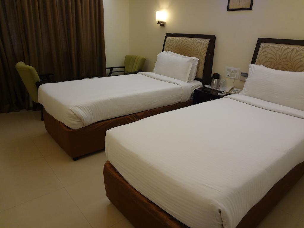 فيساخاباتنام Hotel Budhil Park المظهر الخارجي الصورة